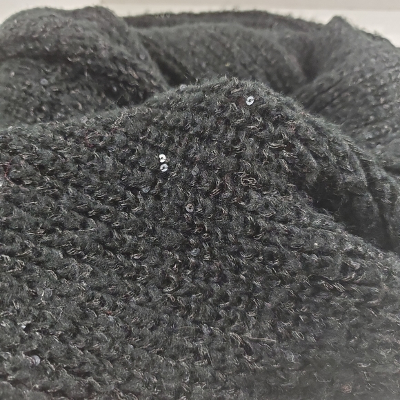 Black Knit Infinity Sequin Scarf - Picture 6 of 8